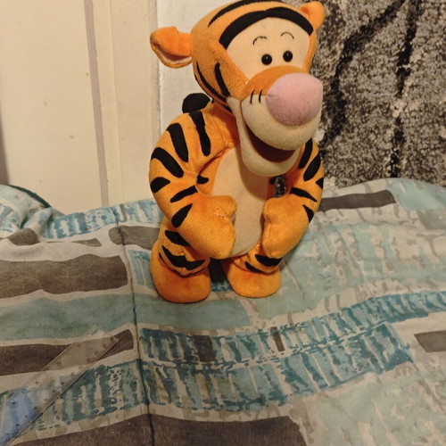Tigger plush toy with jumping mechanism, Mattel 1998 model