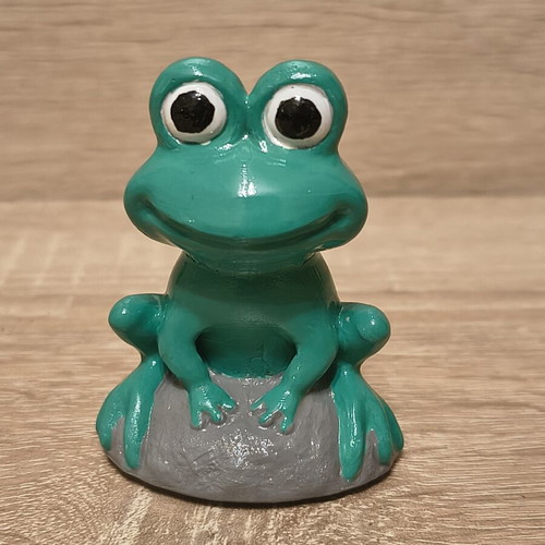 Handmade decorative frog for indoor and outdoor use