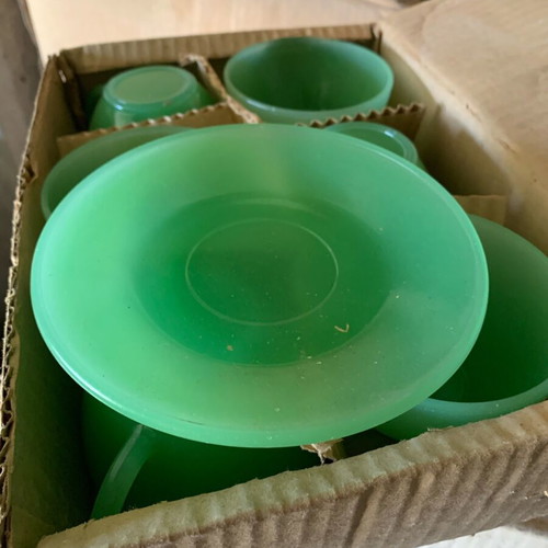 Set of 6 cups with saucers new