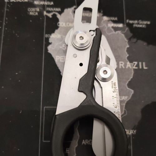 Rescue scissors with raptor-style belt sheath new