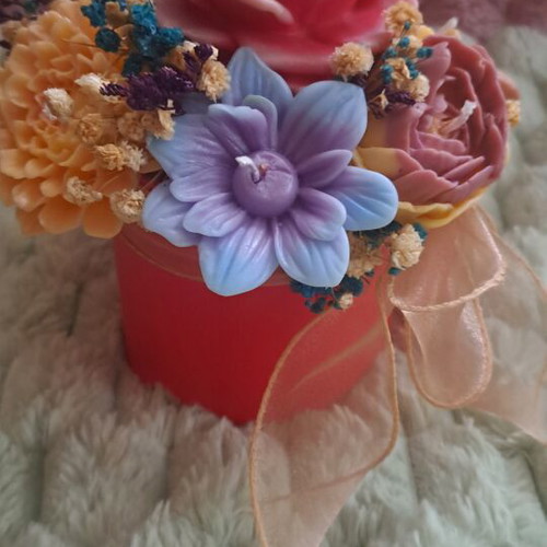 Bouquet of scented flowers in box, new, soy wax with dried flowers