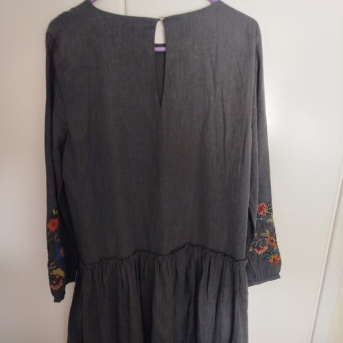 Zara Trafaluc gray dress with embroidery used, size XL