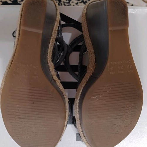Schutz gray platform sandals size 36 leather like new