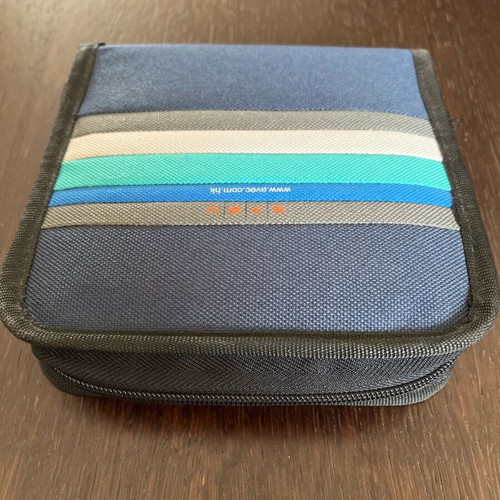 CD case for 24 discs like new, fabric with zipper