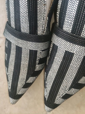 Zara flat mule shoes like new size 40