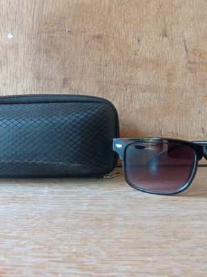 Sunglasses like new, black with case