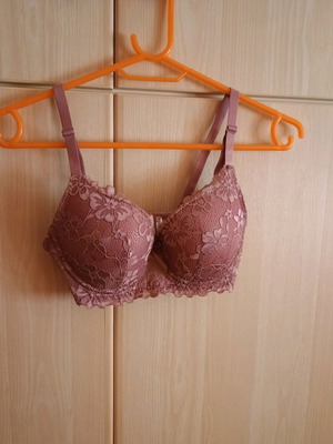 Bra new, size 70B, color dusty apple, with underwire