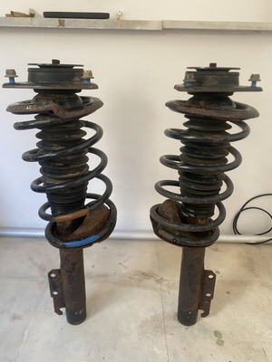 Ford Escort front shock absorbers complete with springs and mounts used