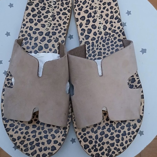 Makis Kotris flat leather sandals size 38 like new, beige