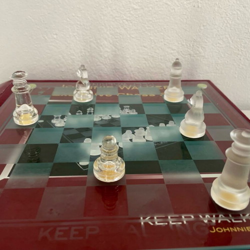 Johnnie Walker Vintage Chess Set 2002 like new