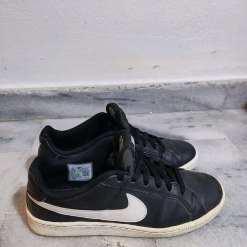 Nike sneakers used, black, size 40