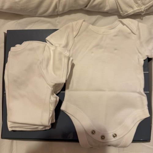 5 white short-sleeve bodysuits, 100% organic cotton