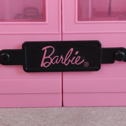 Barbie Wardrobe Case like new