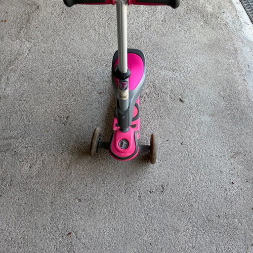Smart Trike children's scooter like new with seat, fuchsia color