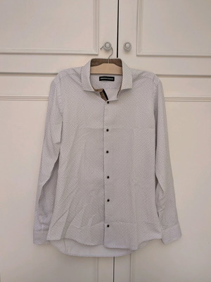 White long-sleeve shirt Endeson Fashion used with pattern