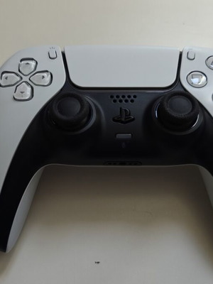 Dualsense Controller V2 refurbished with Hall effect joysticks