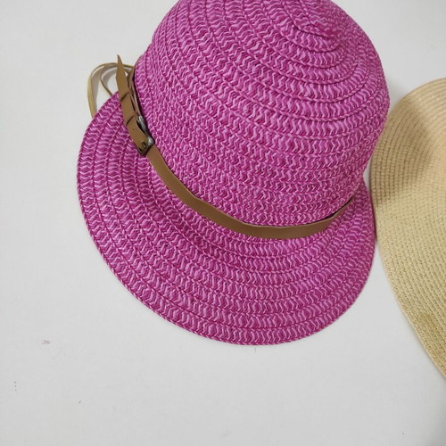 Karfil women's hats like new, pack of 2, beige and purple