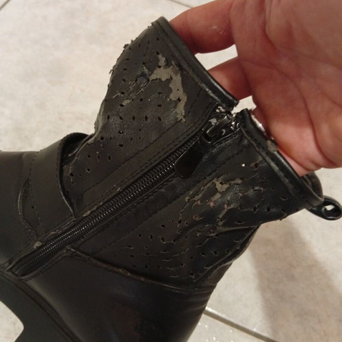 Ankle boots size 40 black used with minor peeling