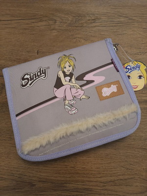 Κασετίνα Sindy (2003) με περιεχόμενο