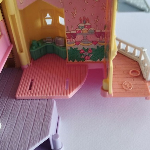 Vintage Bluebird Polly Pocket 1995 Pop Up Party Play House used