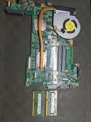 Μητρική TOSHIBA SATELLITE L50/L55 με i7-5500U, 8GB DDR3 και ανεμιστήρα