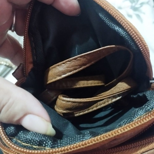 Leather crossbody bag like new, brown, spacious with many pockets