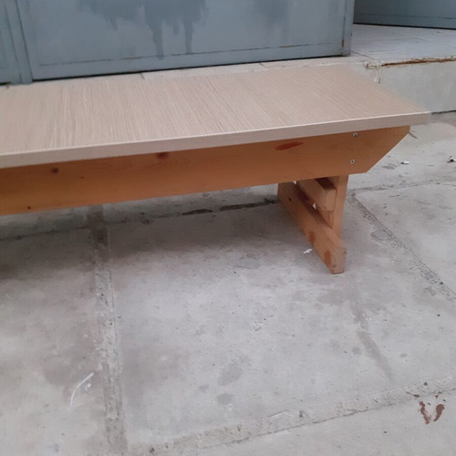 Children's bench with pine wood and laminated surface