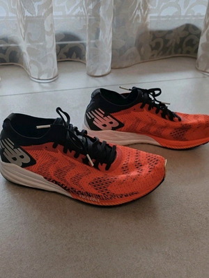 New Balance Fuel Cell Impulse men's athletic shoes used, size 44, black orange