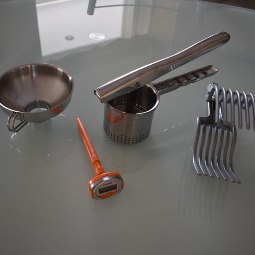 Kitchen tools like new, set No3 with funnel, press, cutter and thermometer
