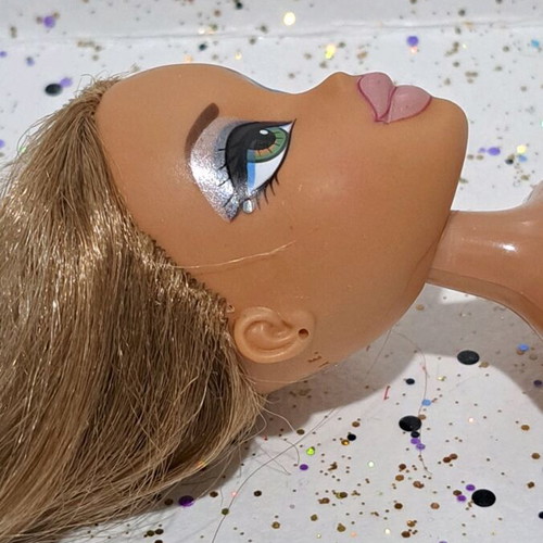 Bratz Forever Diamonds Fianna nude doll used with flaws