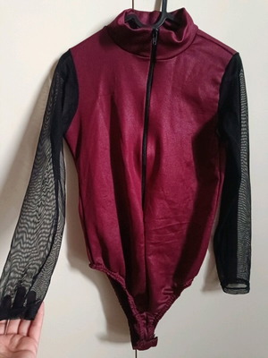 Bordeaux bodysuit with black see-through sleeves used