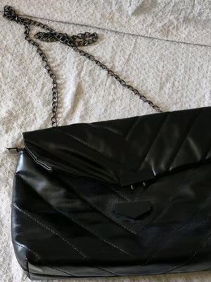Shoulder bag black like new with spacious interior