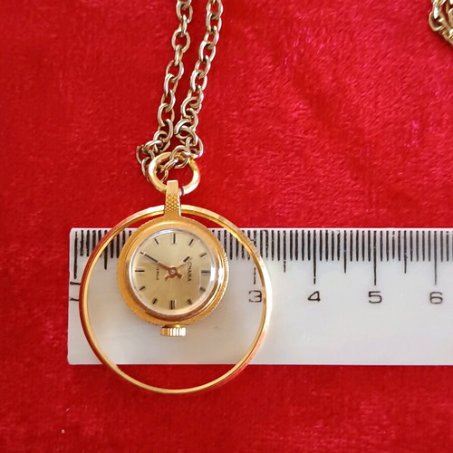Winding pendant watch used