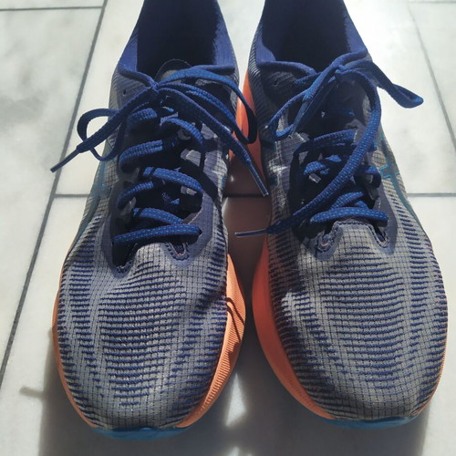 Asics Novablast 3 running shoes like new, blue orange, size 44