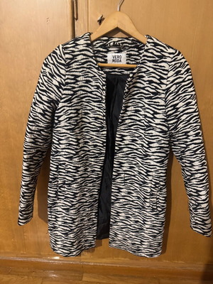 Vero Moda zebra print coat like new