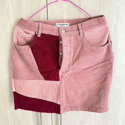 Mini skirt Pull & Bear like new, patchwork red and pink