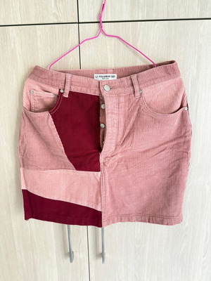 Mini skirt Pull & Bear like new, patchwork red and pink