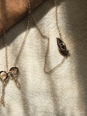 Rose gold evil eye 750 necklace with diamonds