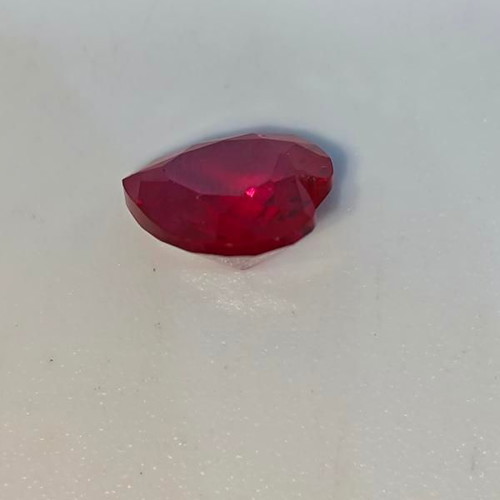 Lab-created heart-shaped ruby like new, excellent 1cm cut