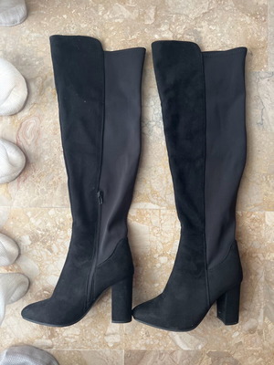 Black suede boots like new, 8.5cm heel, size 37