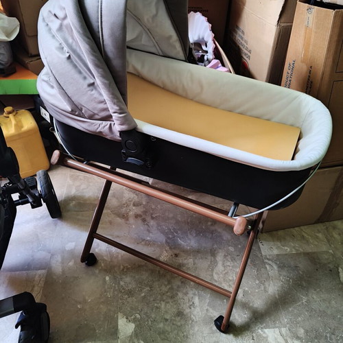 3-in-1 baby stroller with bassinet, car seat and accessories