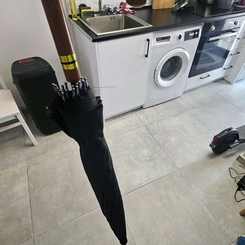 Umbrella new, black, wind-resistant and durable