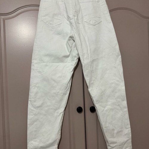 Jean mom fit white like new, size XS