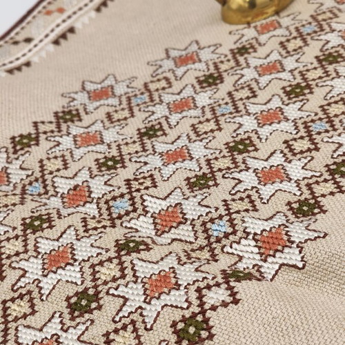Vintage linen hand-embroidered tablecloth 70x32 cm