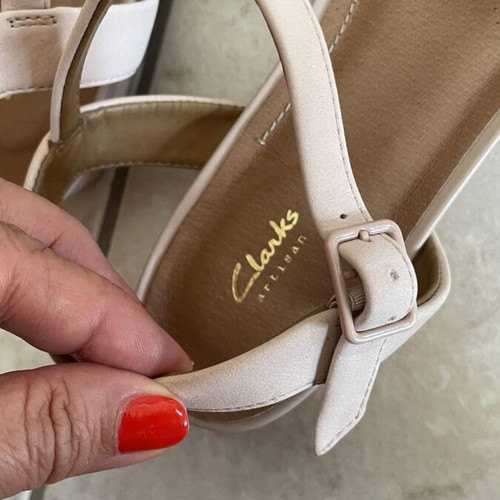 Clarks women's leather sandals with flower, beige nude, size 41