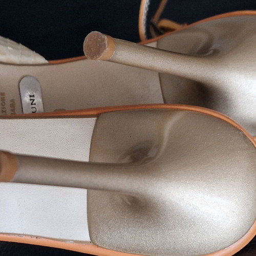 Bruni pointed shoes orange new, size 39