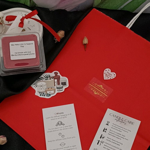 Inspired Hypnotic & Si Passione Gift Set with Shower Gel, Body Scrub, Wax Melts & Car Diffuser