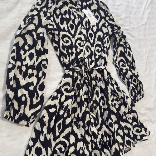 Stradivarius long-sleeve airy dress with buttons and belt, black and white, XS