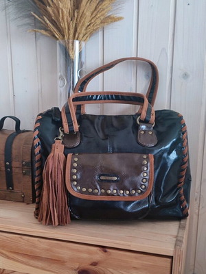 Carpisa handbag black and brown, like new with suede details