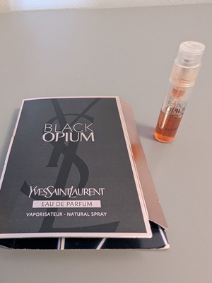 Yves Saint Laurent Black Opium Eau de Toilette Tester 1 ml